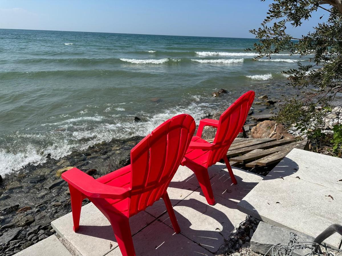 Bed and Breakfast The Wind In The Willows - Luxury Lakefront Oasis Cobourg Exterior foto