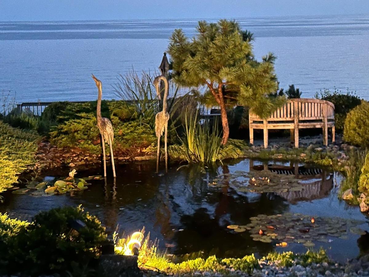 Bed and Breakfast The Wind In The Willows - Luxury Lakefront Oasis Cobourg Exterior foto