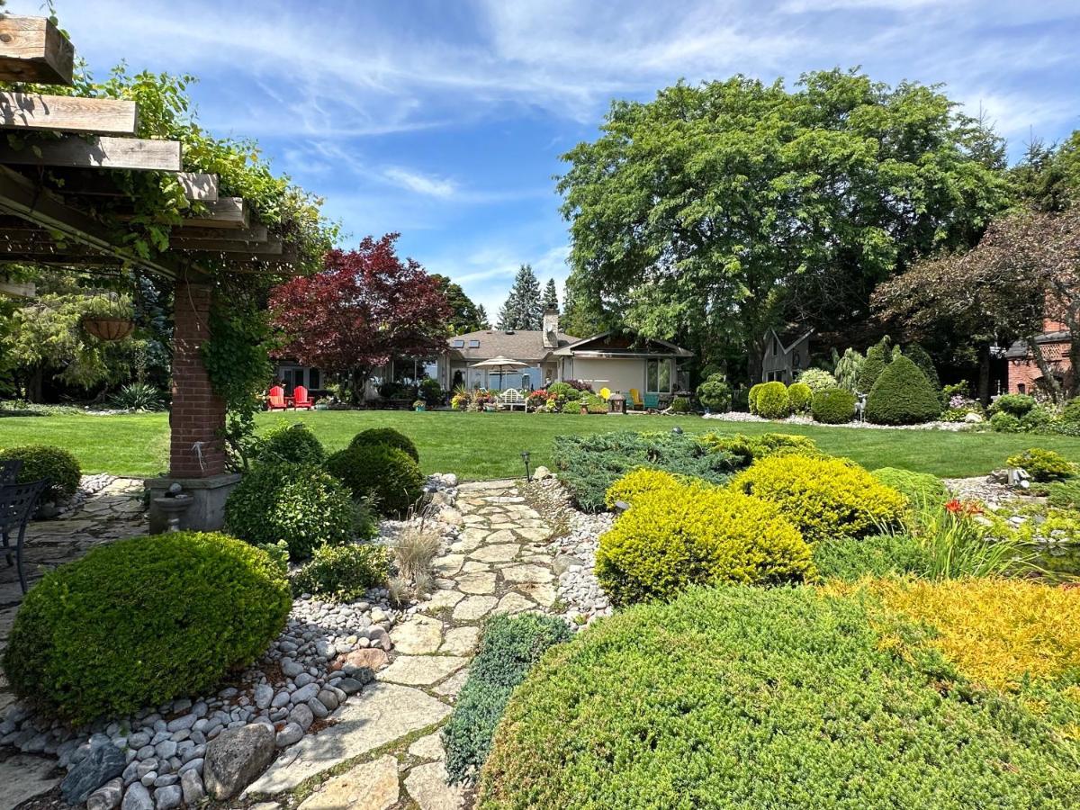 Bed and Breakfast The Wind In The Willows - Luxury Lakefront Oasis Cobourg Exterior foto
