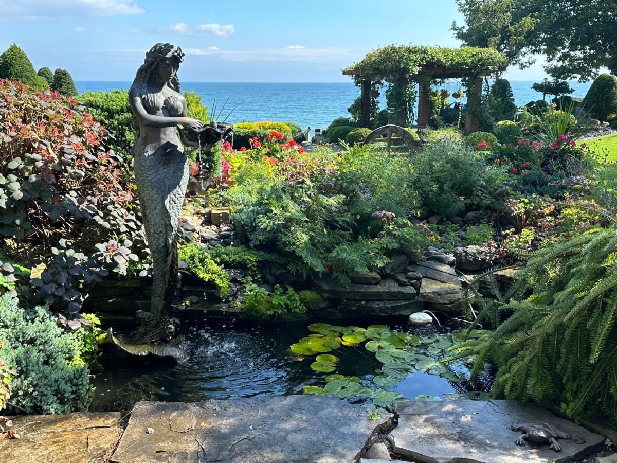 Bed and Breakfast The Wind In The Willows - Luxury Lakefront Oasis Cobourg Exterior foto